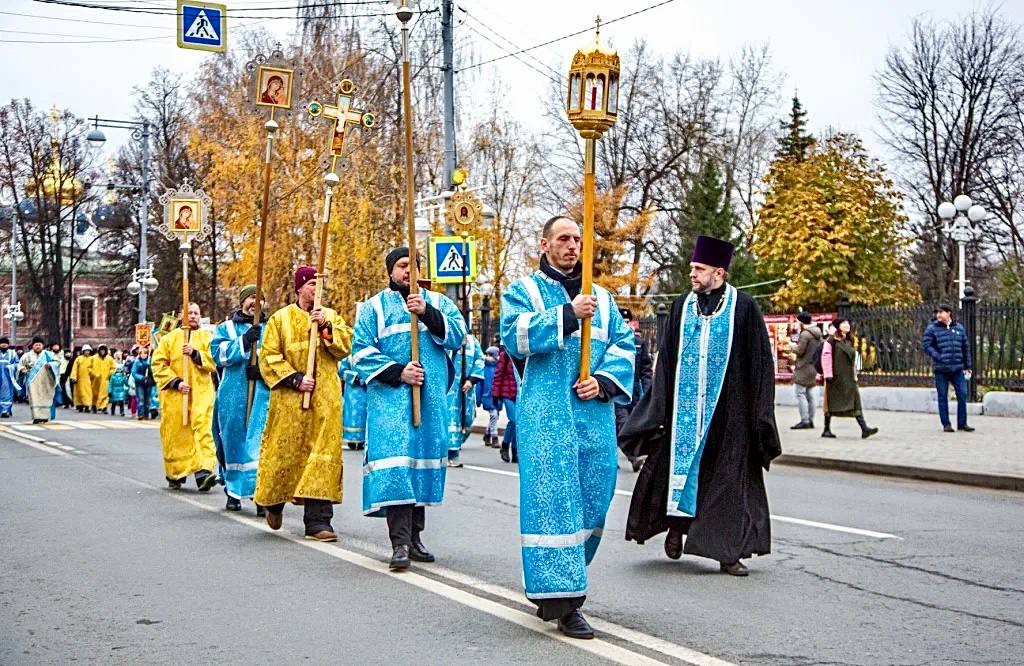 Крестный ход в твери. Крестный ход в Твери 04.11.22. В Твери прошел крестный ход.